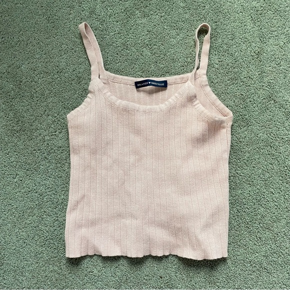 Brandy Melville Tops - Brandy Melville cropped tank